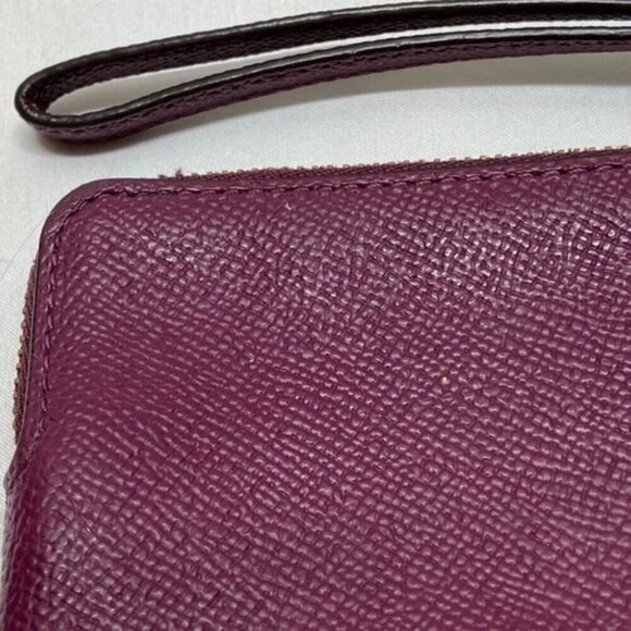 Coach Women's Small Corner Zip Wristlet Pouch Wallet Purse Purple Plum GUC - Picture 9 of 15
